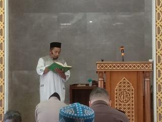 Sholat Berjemaah di Masjid Lebih Utama daripada Sholat Sendirian