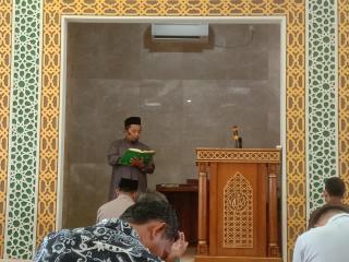 Barangsiapa Sholat dengan ikhlas selama 40 hari Maka Ia Mendapat Jaminan Dari Allah