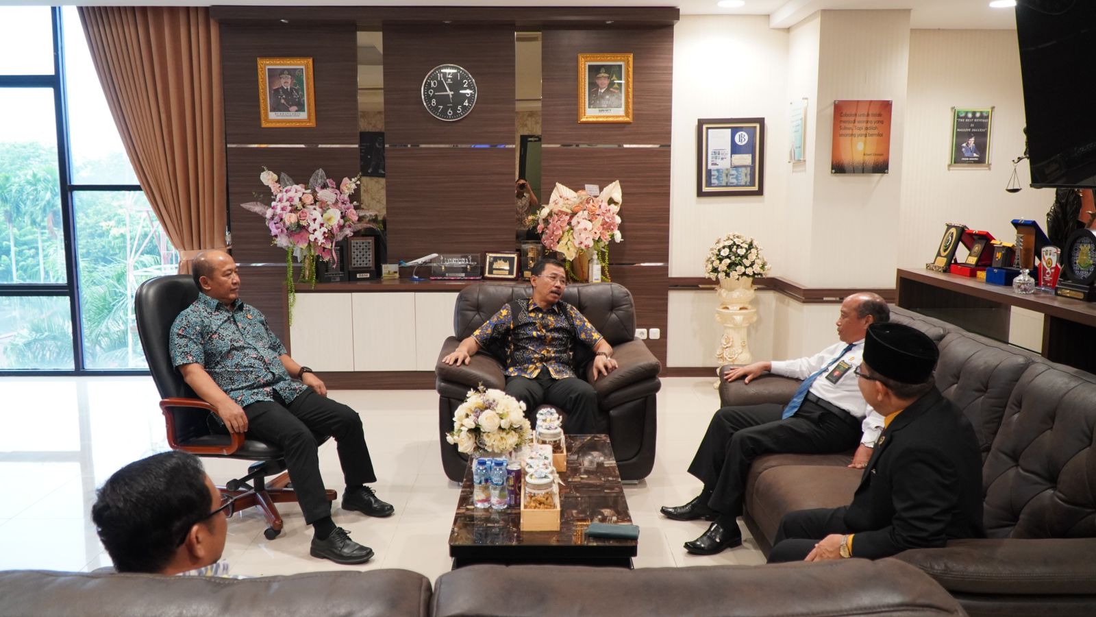 Perkuat Sinergitas, Ketua Pengadilan Tinggi Pekanbaru Kunker dan Silaturahmi ke Kajati Riau