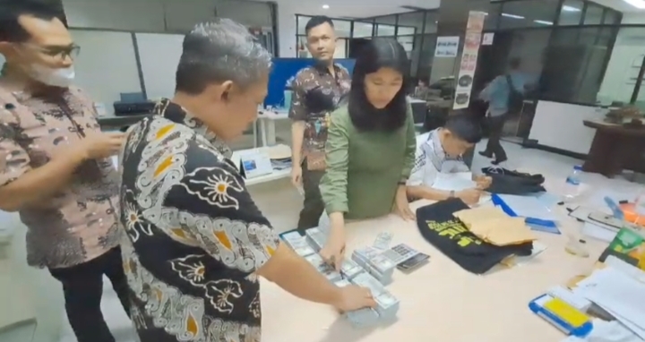 Dalam Perkara Tol Japek, Tim Penyidik Menggeledah 3 Perusahaan dan Menyita USD 354.700