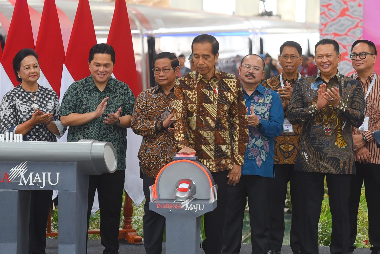 Presiden Jokowi Tegaskan KCJB Komitmen Pemerintah Layani Masyarakat