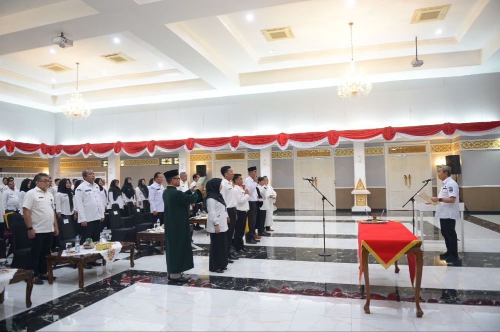 Gubri Lantik PPPK Tenaga Teknis dan Guru di Lingkup Pemprov Riau