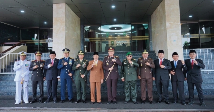 Wakil Kepala Kejaksaan Tinggi Riau Hadiri Kegiatan Upacara HUT TNI Ke - 78 Tahun 2023Â