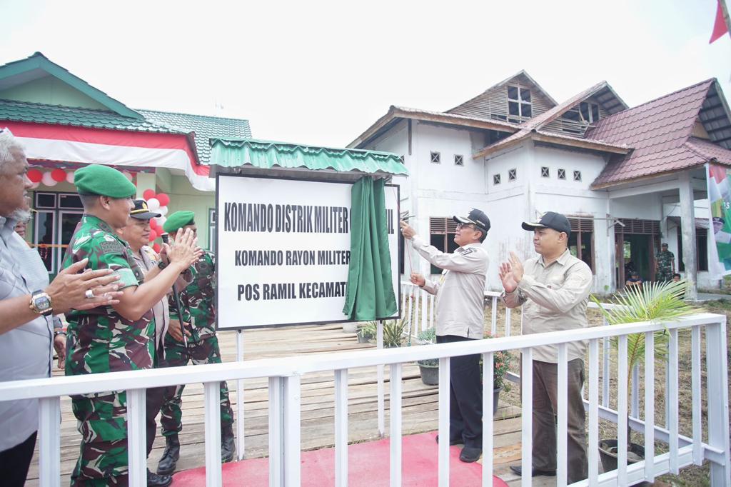 Bupati Inhil Resmikan Pos Ramil di Kecamatan Enok