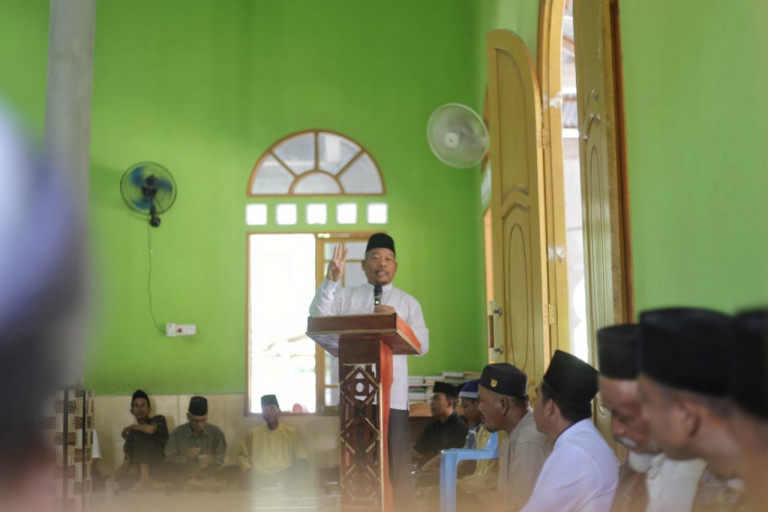 Staf Ahli Bupati Meranti Hadiri Maulid Nabi di Desa Sendaur