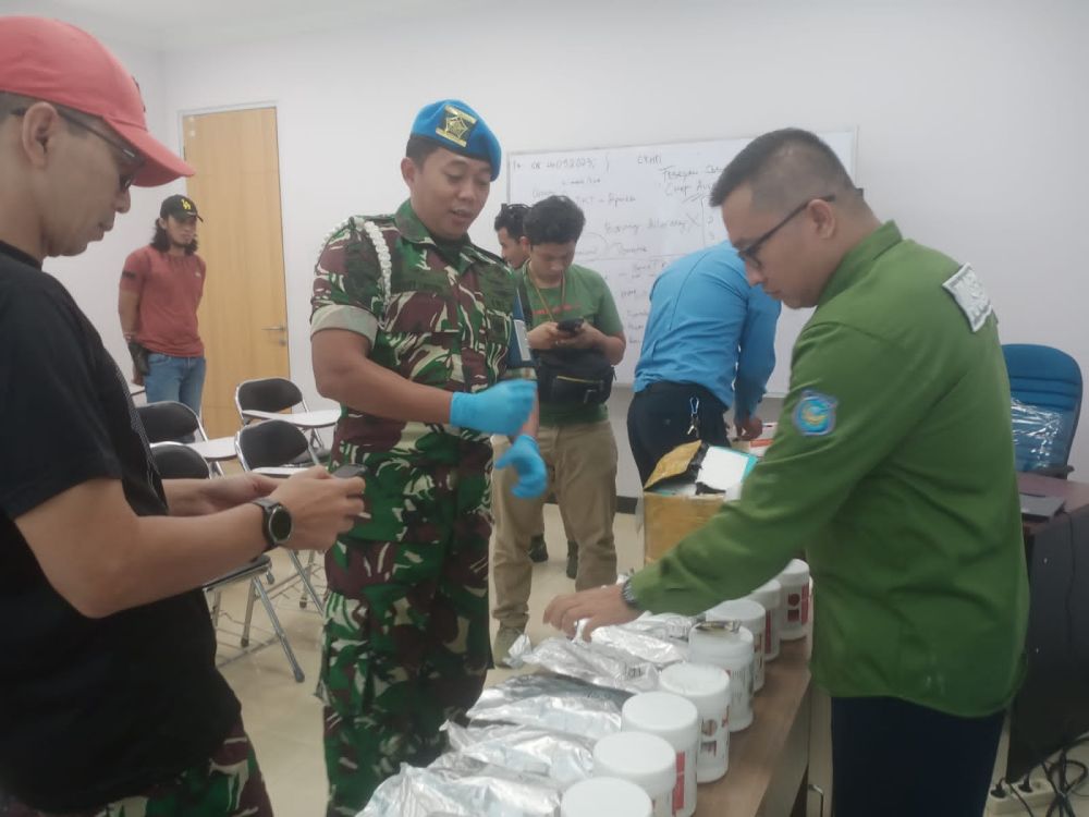 Petugas Bandara SSK Pekanbaru Amankan Paket Sabu, Dikemas dalam Paket Kosmetik