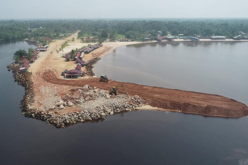 Tak Ada Izin, Reklamasi Pantai Koneng Dumai Dihentikan KKP