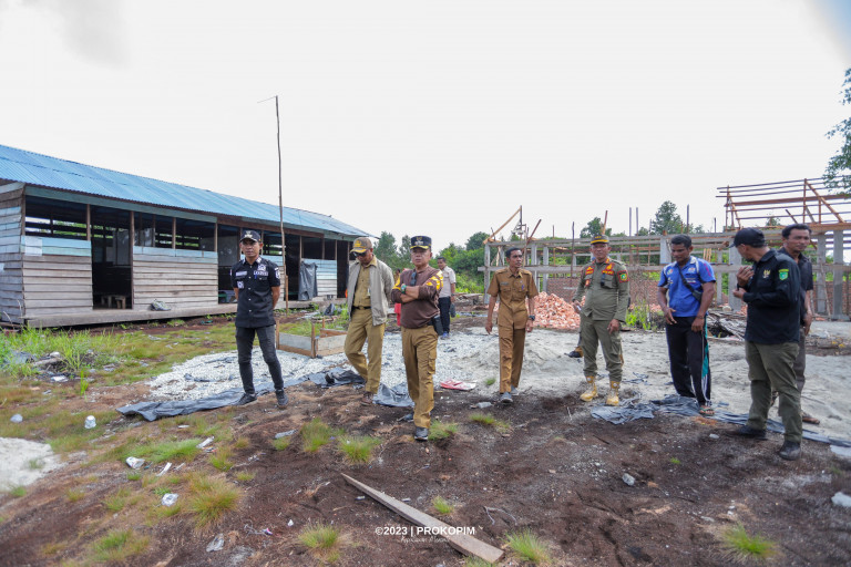 Plt Bupati Asmar Kunjungi Dusun Nerlang yang Dihuni Warga KAT