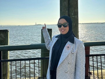 Diundang di Ultah Hotman Paris, Putri Ariani Dulu Pernah Dibayar Pakai Beras