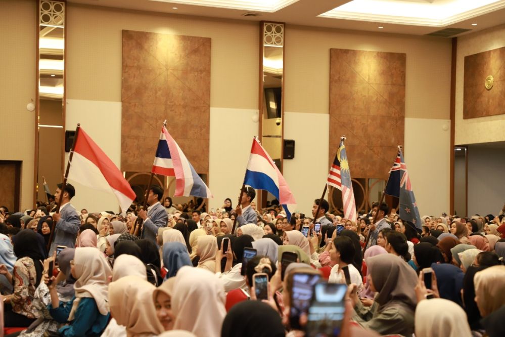 STIKes Payung Negeri Pekanbaru Gelar Konfrensi Kesehatan Internasional