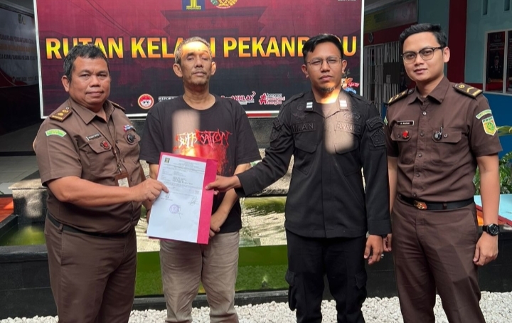Perantara Suap Kasus Tipikor Atas Nama K DitahanÂ  Diamankan dan Ditahan di Rutan Kelas I Pekanbaru