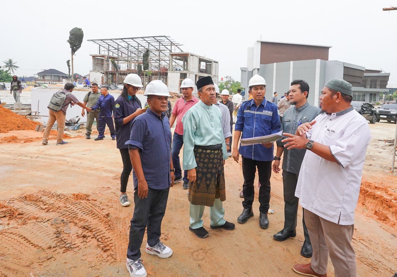 Gubri Cek Progres Pembangunan Quran Center dan Riau Creative Hub