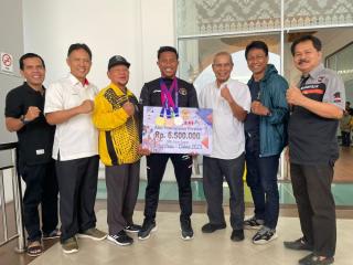 Raih Medali Emas di Asian Games, Atlet Dayung Riau Maizir Tiba di Pekanbaru
