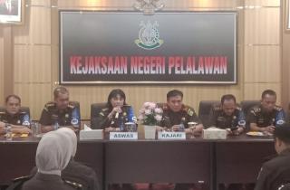 Asisten Pengawasan Kejati Riau Melakukan Inspeksi Pemantauan di Kejaksaan Negeri Pelalawan 
