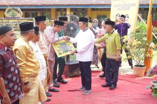 Gubri Salurkan Bankeu Khusus Desa se-Kabupaten Kampar