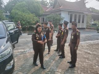 Aswas Kejati Riau Ayu Agung, S.H, S.Sos, M.H, M.Si (Han) Inspeksi Pemantauan di Kejari Kampar