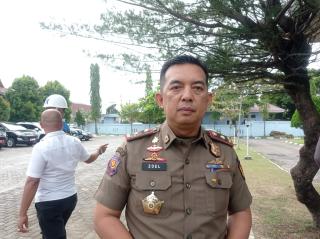 Satpol PP Pekanbaru Tegaskan Pemasangan Poster Caleg di Pohon Melanggar Perda