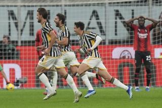Juventus Bekuk AC Milan di San Siro