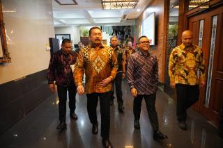 Jaksa Agung - Menteri PAN-RB Bahas Pembentukan Badan Perampasan Aset & Manajemen Kepegawaian