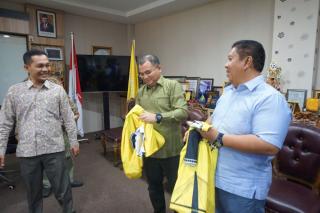 Rektor Unilak Bertemu Presiden Club Sepak Bola Titian Teras