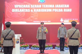 Selamat! Kapolda Lantik Dirlantas dan Kabidkum Polda Riau yang Baru