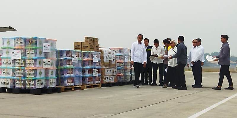 Didampingi Prabowo, Jokowi Lepas 51,5 Ton Bantuan untuk Palestina