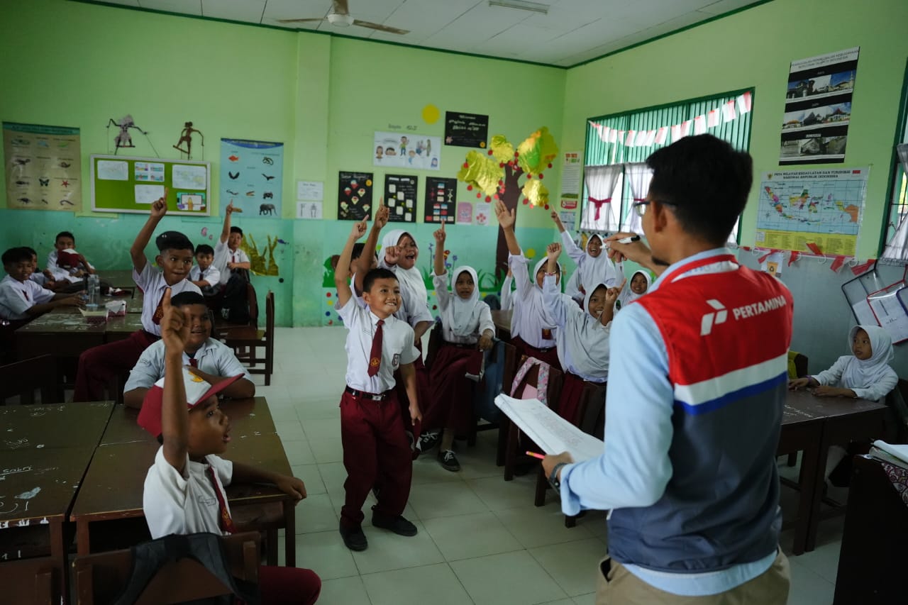 Ambil Peran Bangun Generasi dan Menginspirasi, Pertamina Energi Negeri Sambangi 2 Sekolah di Dumai
