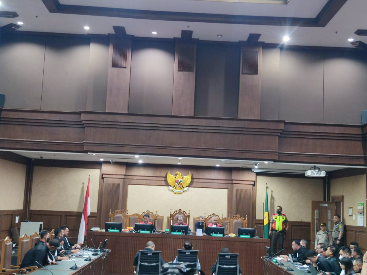 Sidang Perkara BAKTI Kominfo, JPU Tuntut AAL 18 Tahun , JGP 15 Tahun dan Dr. YS Lima Tahun Penjara