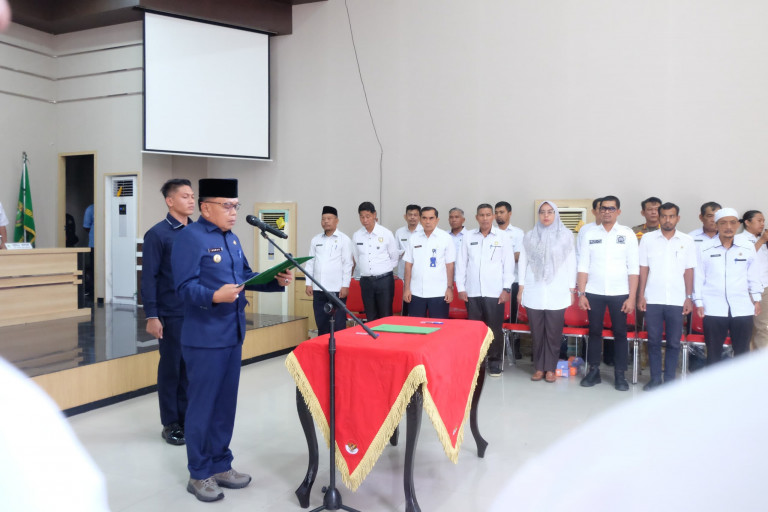 Plt Bupati Asmar Lantik 9 Pejabat Administrator dan Pengawas