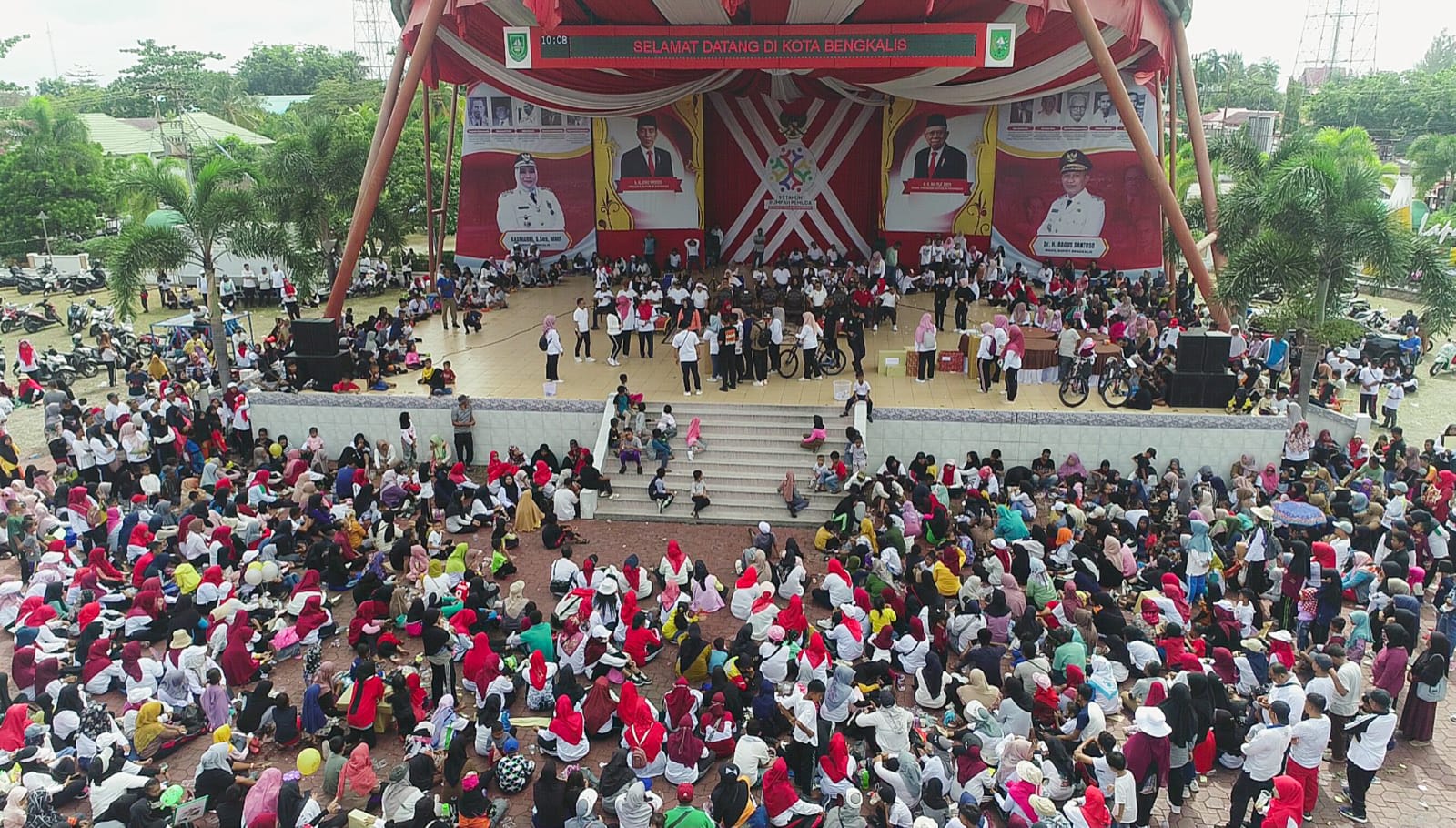 Ribuan Masyarakat Bengkalis Tumpah Ruah Ikuti Jalan Sehat HUT Korpri