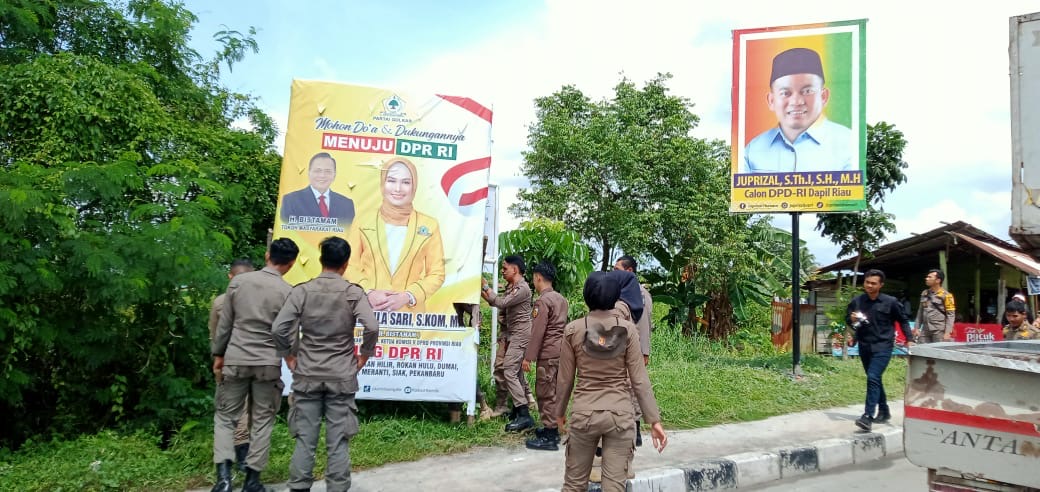 Satpol PP Pekanbaru Tertibkan Ribuan APK Langgar Aturan