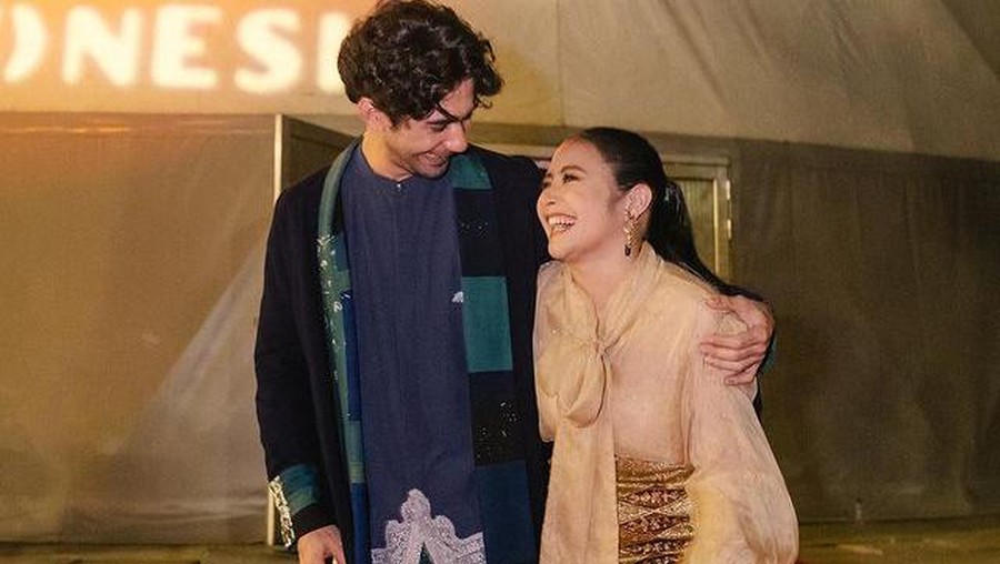 Begini Reaksi Reza Rahadian Saat Prilly Latuconsina Gugup Beradegan Ciuman