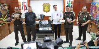 Tersangka AQ dan SR Perkara Bakti Kominfo dan TPPU Kembalikan Uang Sebesar USD 2.021.000