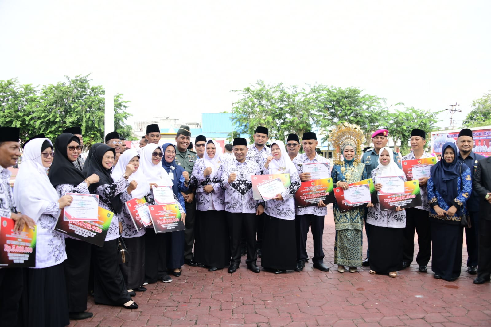 10 Sekolah Terima Penghargaan Sekolah Adiwiyata Tingkat Kabupaten dari Bupati Bengkalis