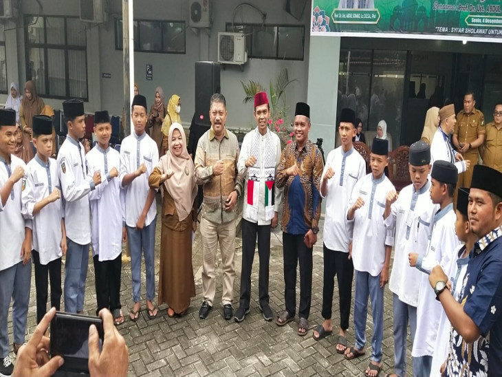 Ustadz Abdul Somad Hadiri Bersholawat Bersama Bapenda Kampar