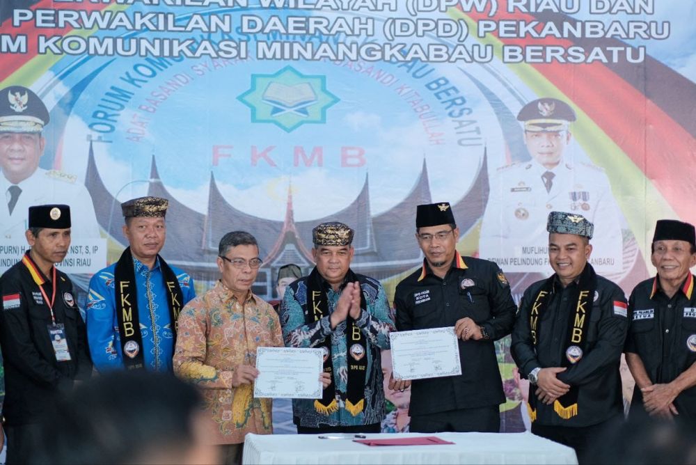 DPD FKMB Kota Pekanbaru Teken MoU dengan SMK Sultan Muazzam Syah