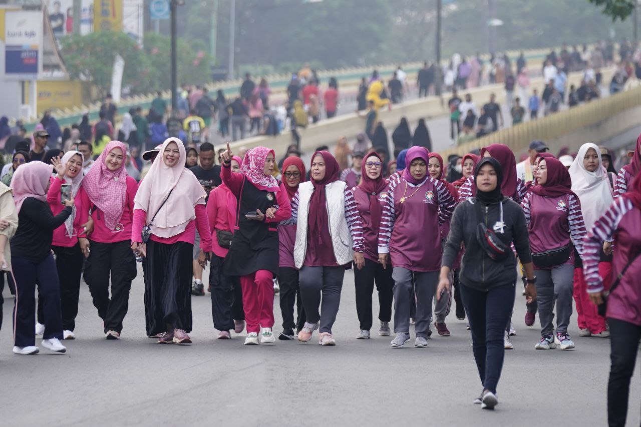 HUT ke 23, DWP Riau Gelar Jalan Santai dan Senam Sehat