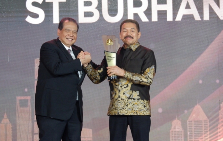 Jaksa Agung ST Burhanuddin Berhasil Menjadi “Person of The Year in Good Governanceâ€