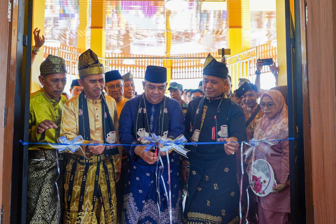 Sempat Mangkrak Selama 12 Tahun, Balai Adat Cerenti Kuansing Diresmikan