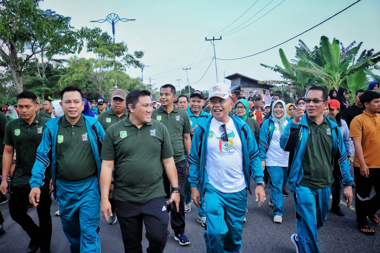 Puluhan Ribu Masyarakat Ramaikan Jalan Santai Hari Jadi Kepulauan Meranti ke-15