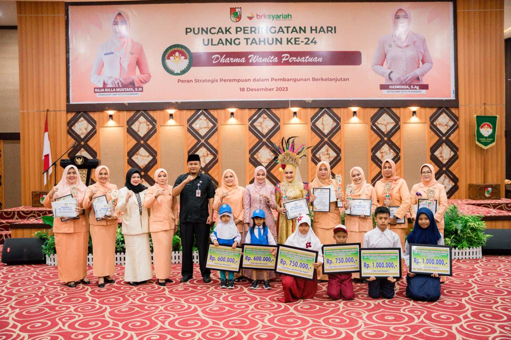 Puncak HUT ke-24, DWP Pekanbaru Salurkan Zakat ke 6 Anak