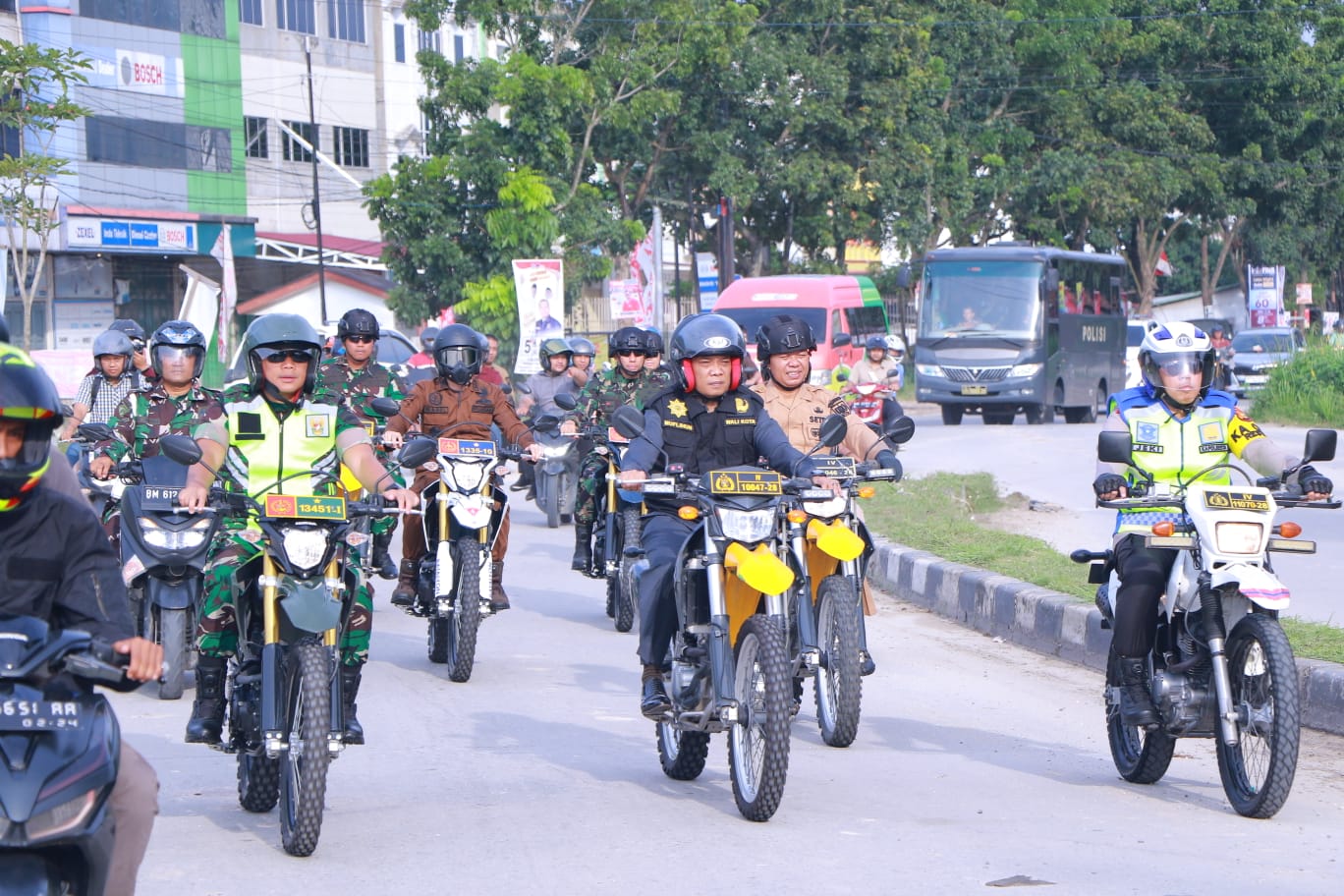 Pj Wali Kota Pekanbaru Gelar Patroli Bermotor Meninjau Perayaan Natal 2023