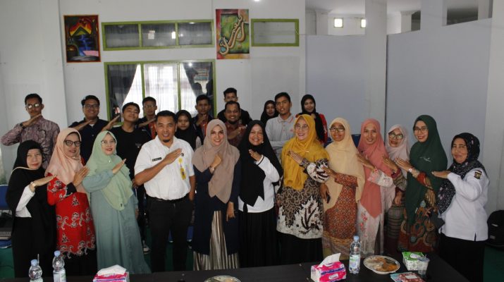 Dispersip Adakan Bedah Buku bersama Komunitas Mo Manuli