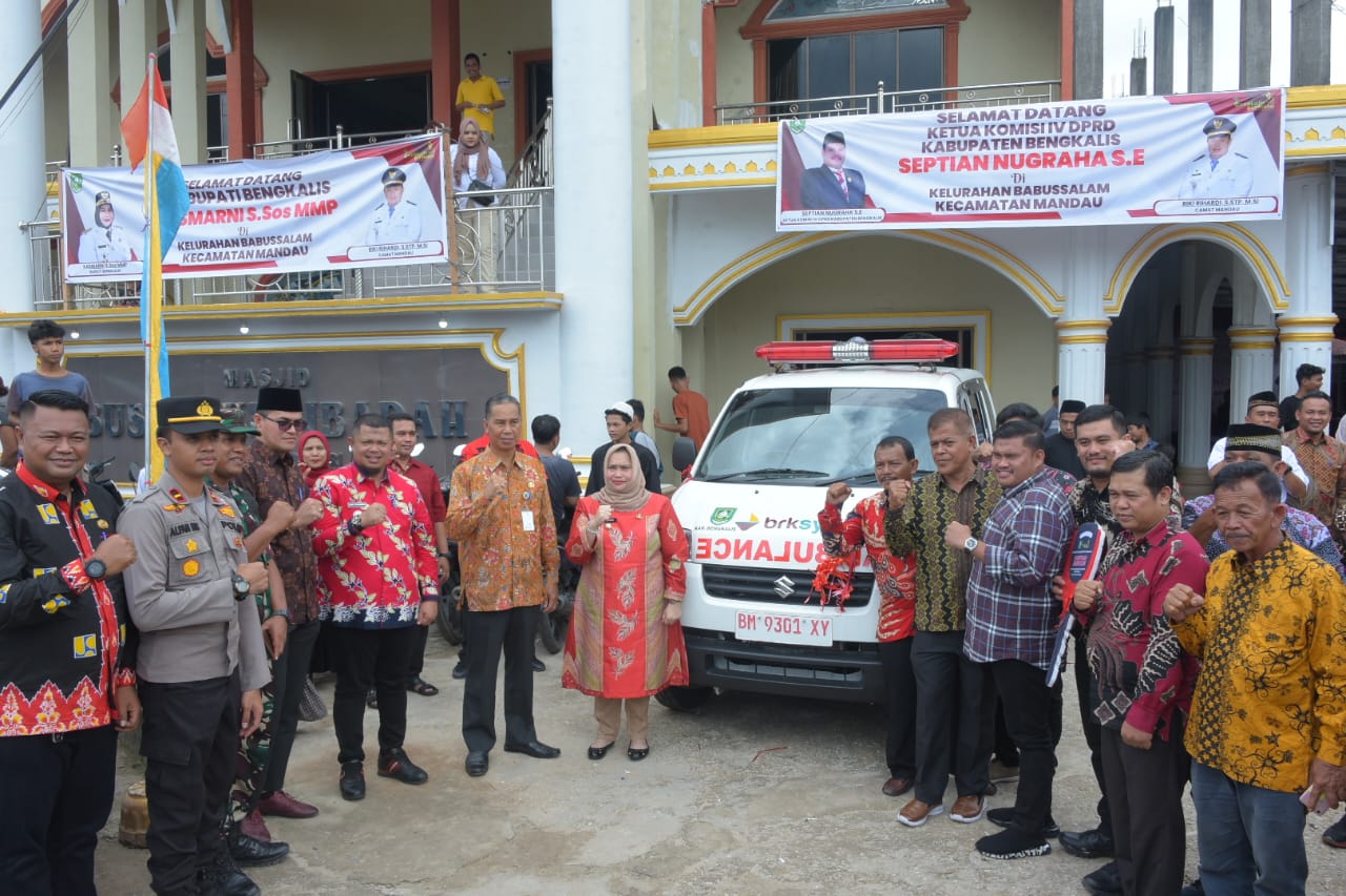 Bupati Serahkan Ambulance dan Dana Bermasa untuk Masyarakat Babussalam