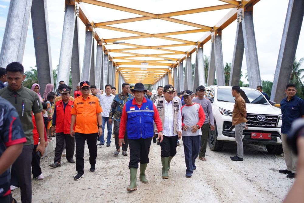 Gubri Cek Pengerjaan Jembatan Surau Munai Rohul