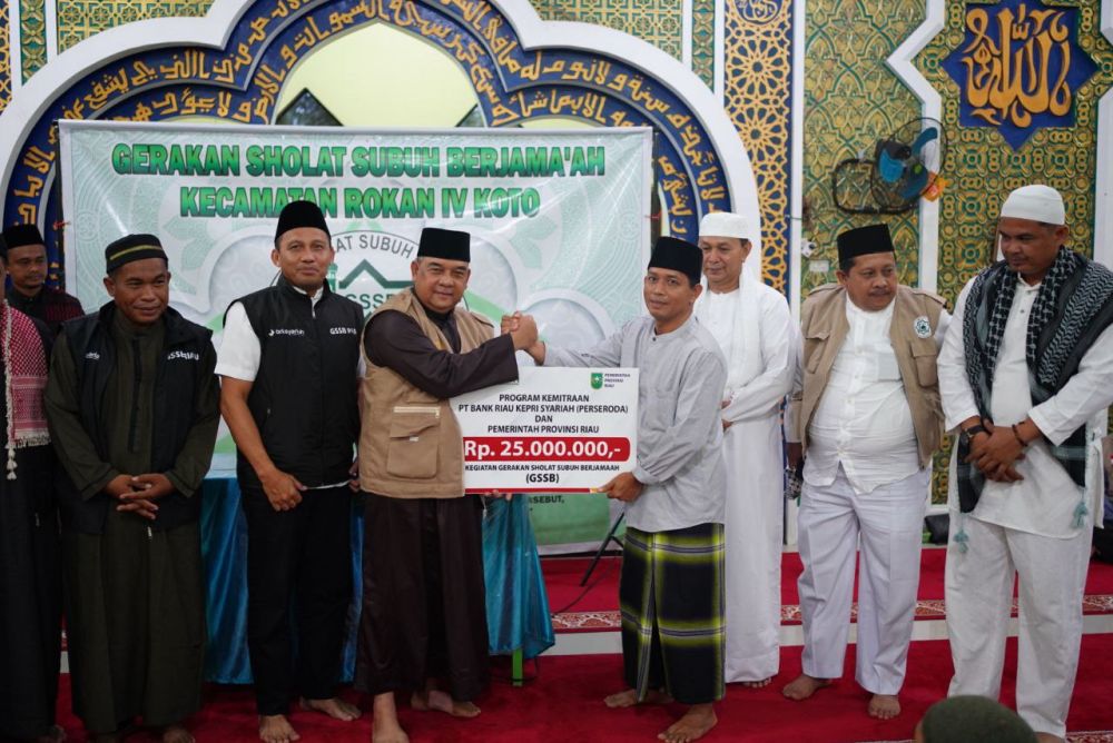 GSSB di Rohul, Gubri Edy Nasution Serahkan Bantuan Rp25 Juta untuk Masjid