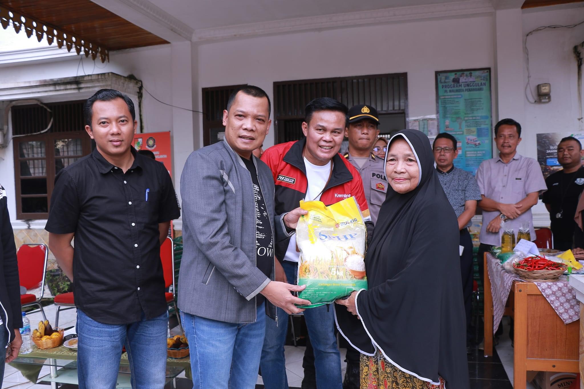 Pj Wali Kota Pekanbaru Tinjau Pasar Murah di Kulim