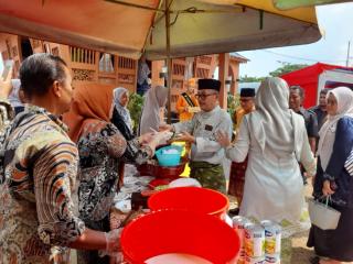 Pengunjung Serbu Es Tebak dan Sate Kuok di Stand Bazar Kampar MTQ ke 41