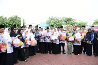 10 Sekolah Terima Penghargaan Sekolah Adiwiyata Tingkat Kabupaten dari Bupati Bengkalis