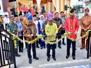 Pj Bupati Resmikan Musholla Nurul Iman PN Bangkinang